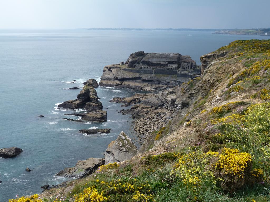 Gite Atypique Dans Une Chapelle Briec 外观 照片