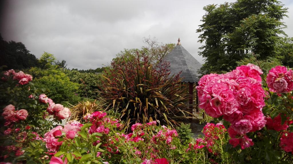 Gite Atypique Dans Une Chapelle Briec 外观 照片